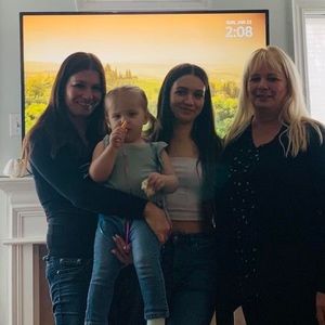 Meet your Posher, Ella